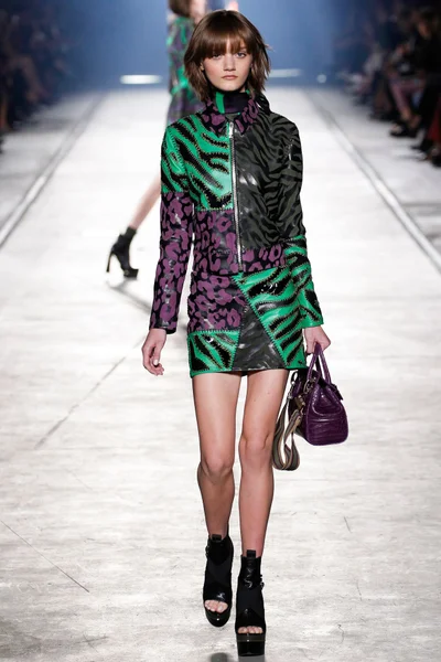 Look 17